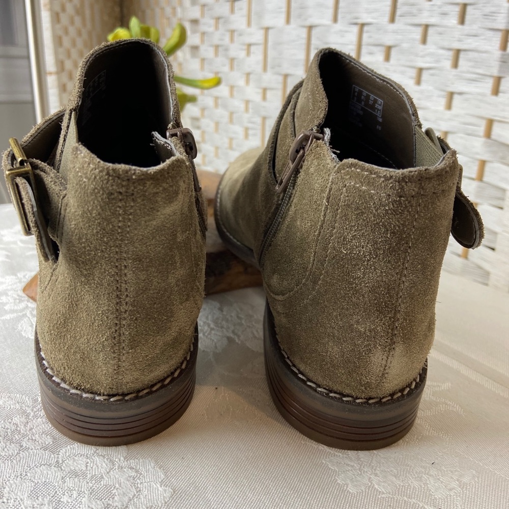 Clarks Booties 6.5 NWT - Picture 3 of 7